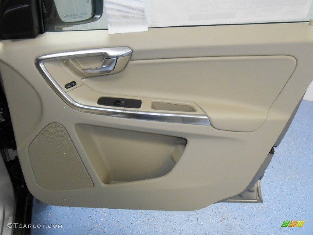 2013 Volvo XC60 3.2 AWD Sandstone Door Panel Photo #80087024