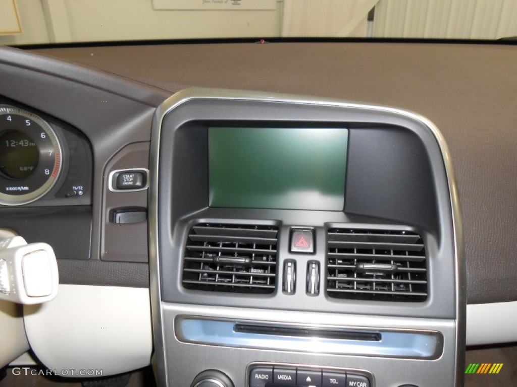 2013 Volvo XC60 3.2 AWD Controls Photo #80087070