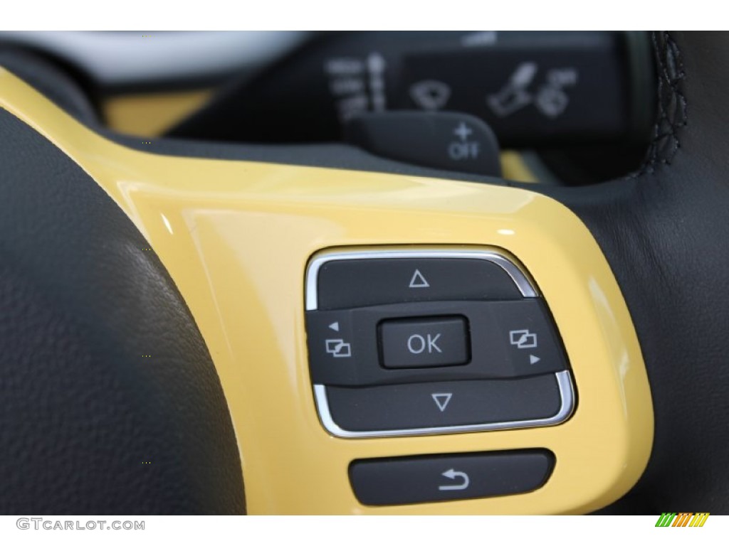 2013 Volkswagen Beetle TDI Convertible Controls Photo #80091448