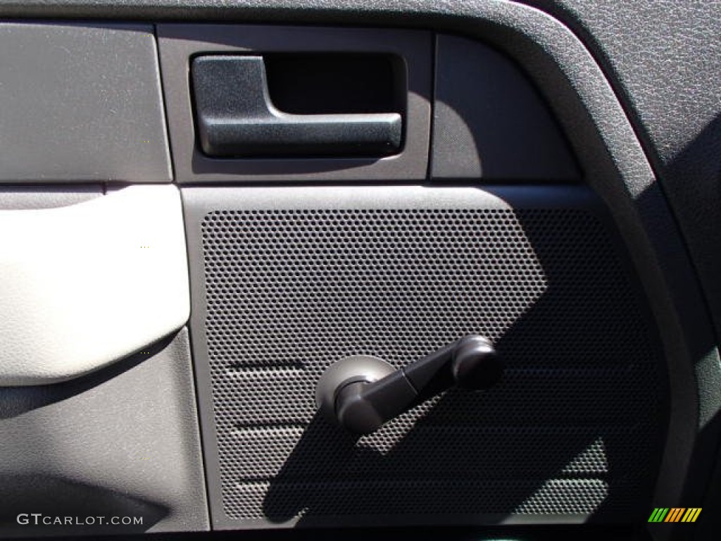 2010 F150 XL SuperCab 4x4 - Tuxedo Black / Medium Stone photo #15