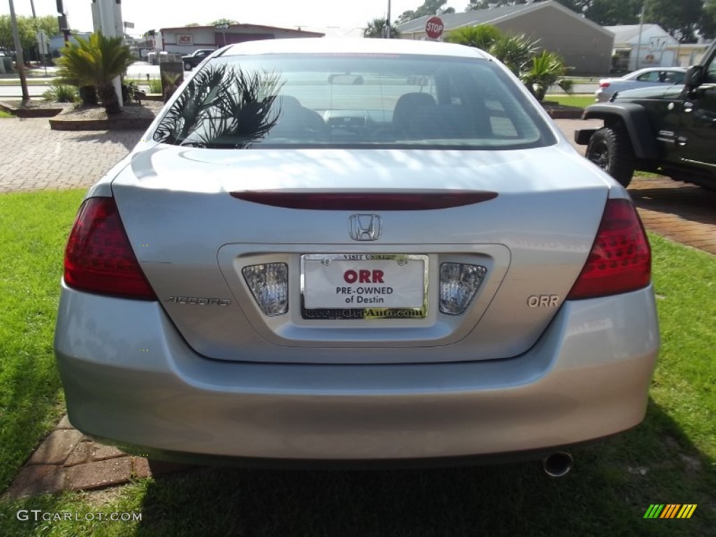 2006 Accord Value Package Sedan - Alabaster Silver Metallic / Gray photo #4
