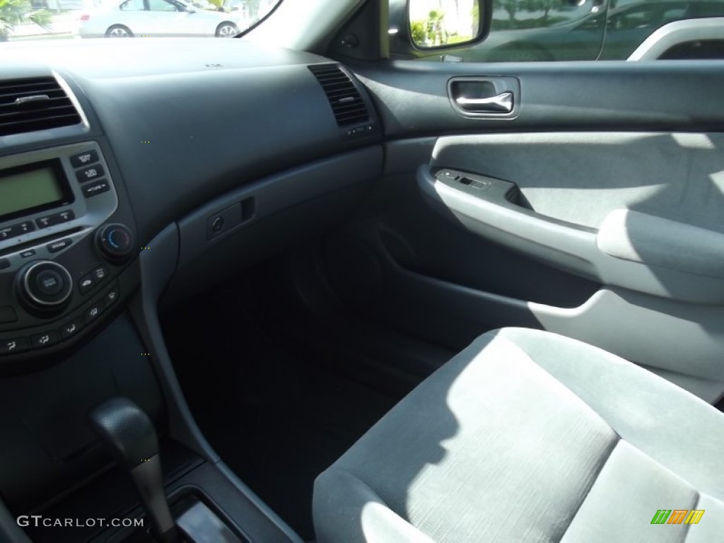 2006 Accord Value Package Sedan - Alabaster Silver Metallic / Gray photo #12