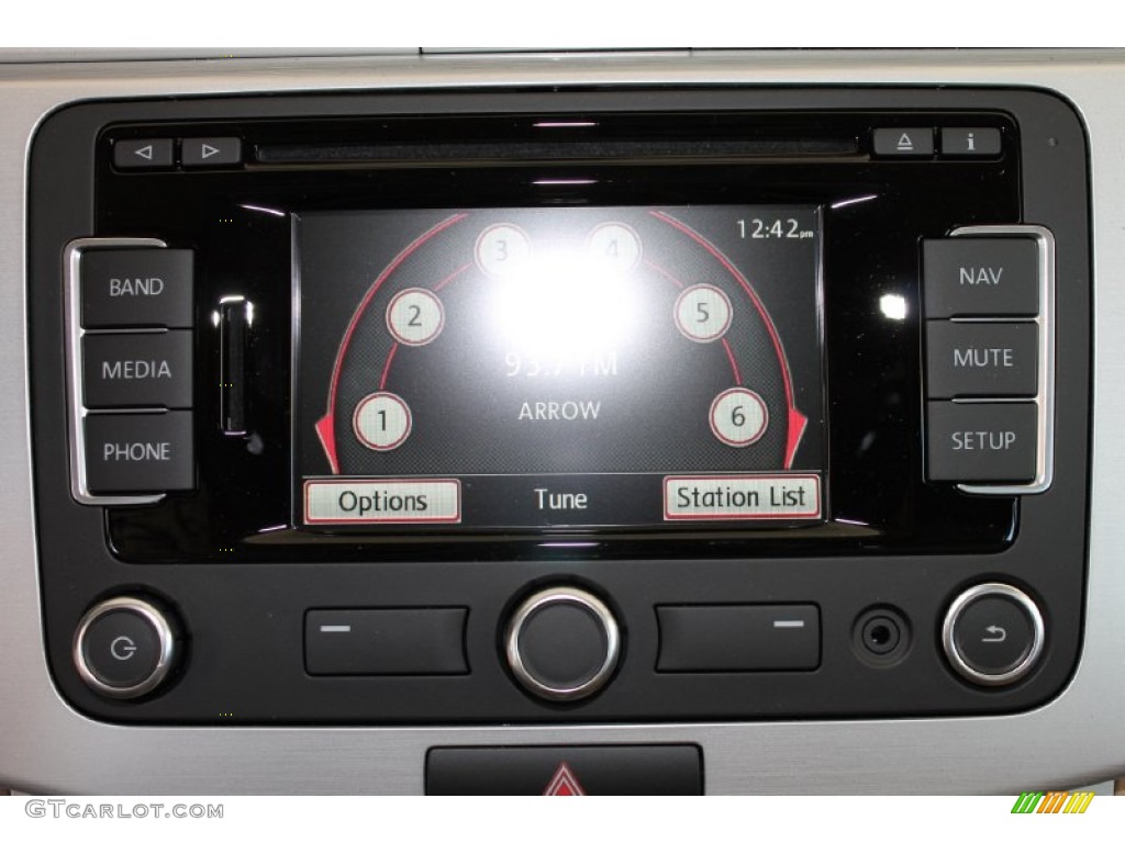 2013 Volkswagen CC R-Line Controls Photo #80095912