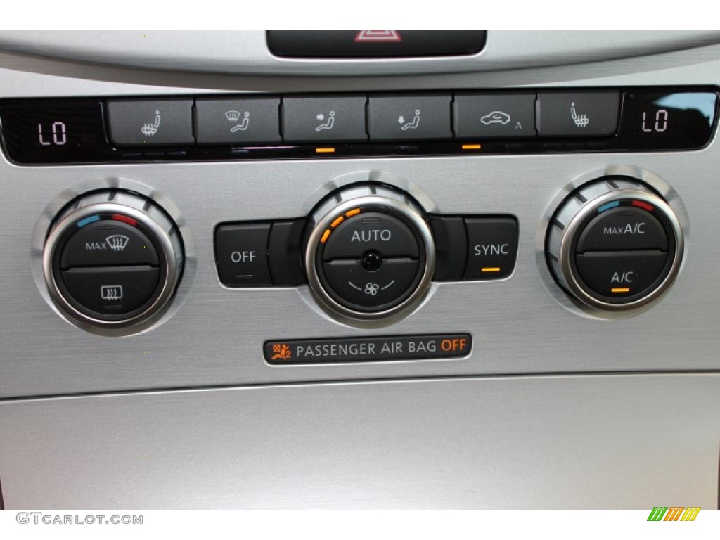 2013 Volkswagen CC R-Line Controls Photo #80095930