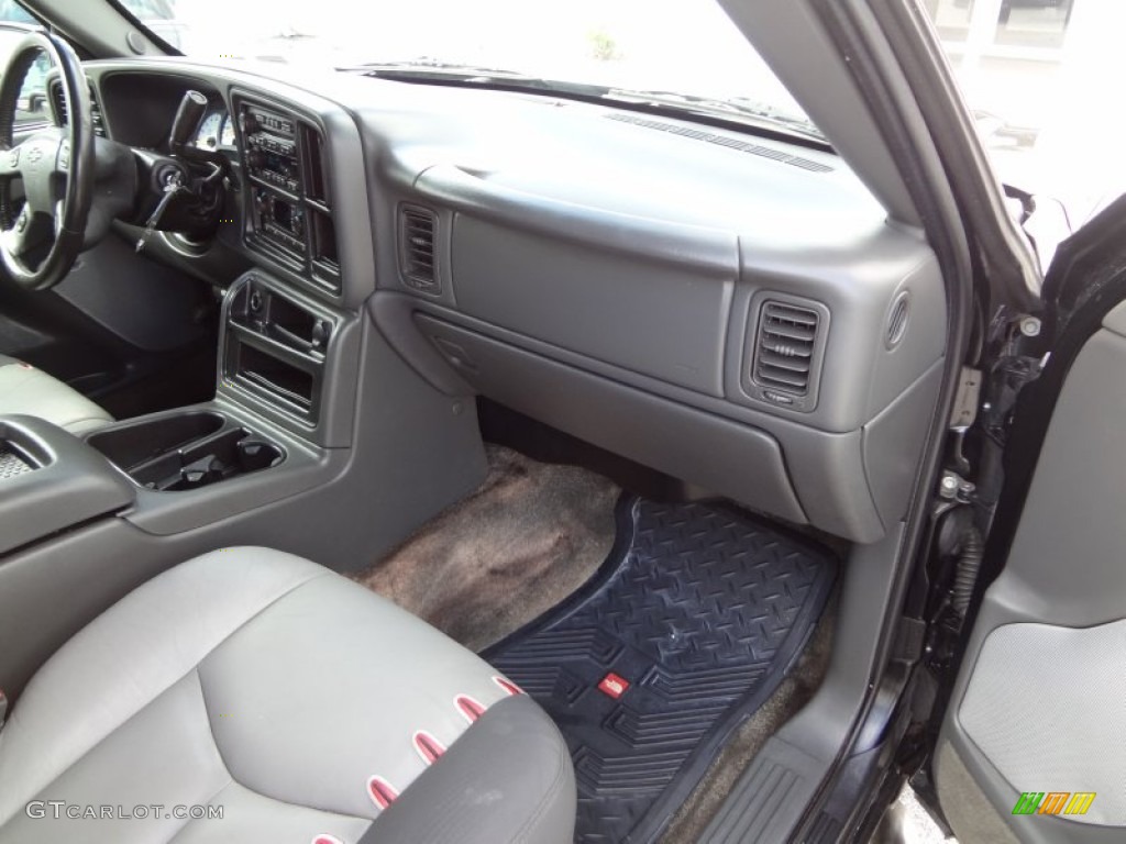 2003 Chevrolet Avalanche North Face Edition 4x4 North Face Edition Gray Dashboard Photo #80098067
