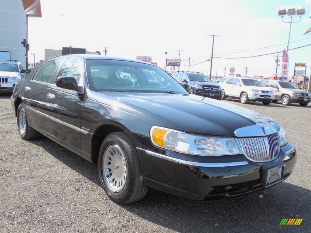 2001 Town Car Cartier - Black Clearcoat / Light Graphite photo #3