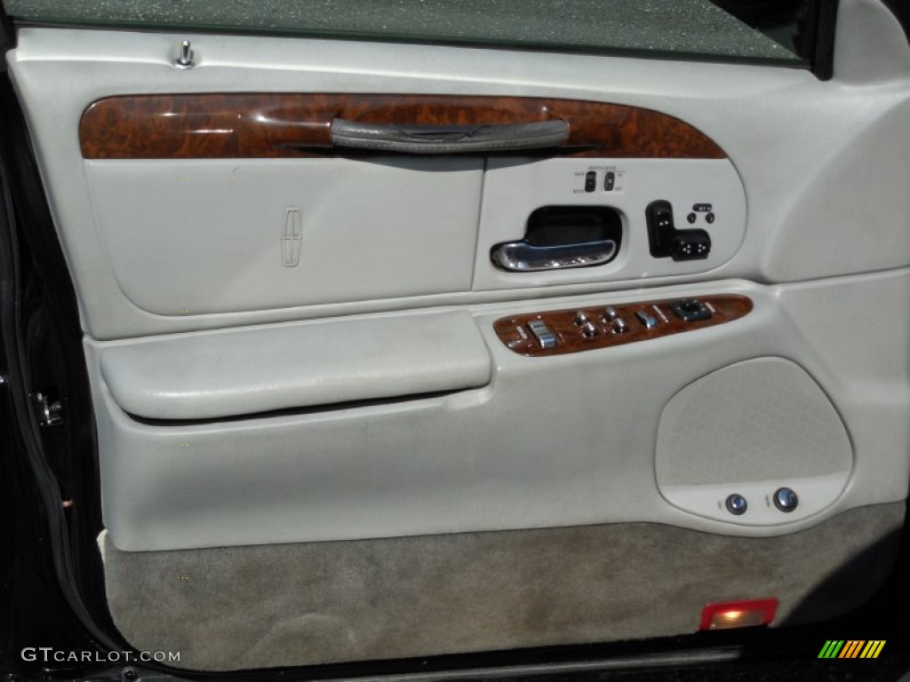 2001 Town Car Cartier - Black Clearcoat / Light Graphite photo #8