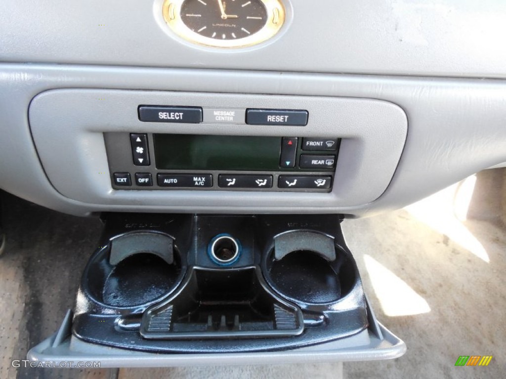 2001 Town Car Cartier - Black Clearcoat / Light Graphite photo #16