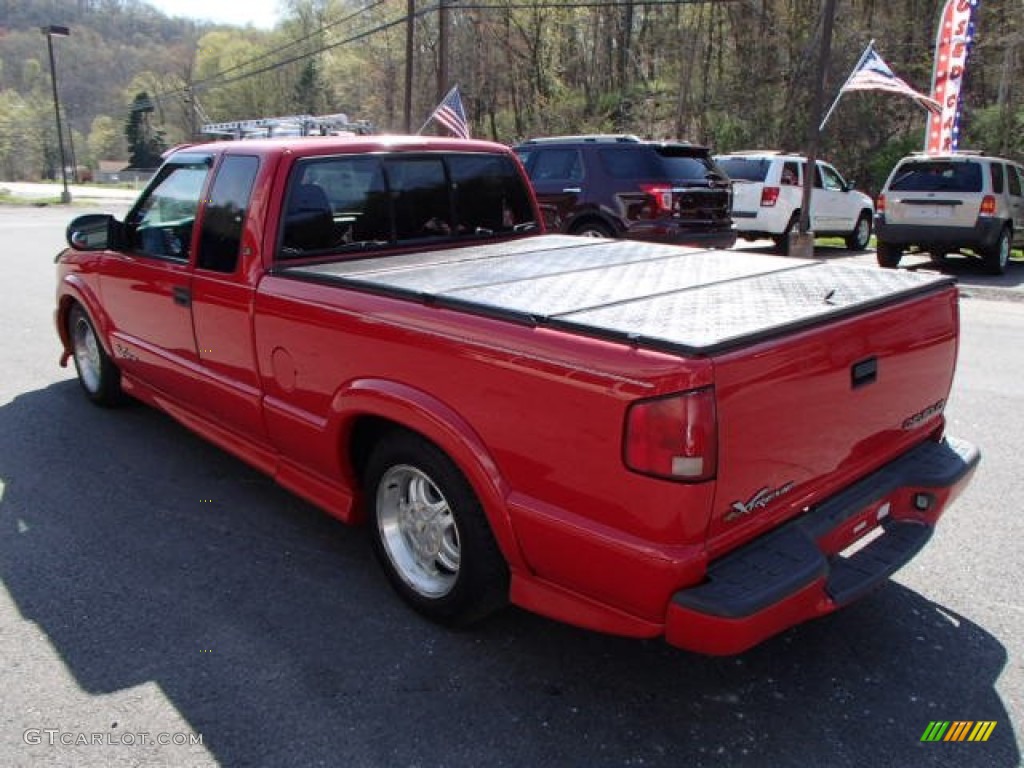 2001 S10 Extended Cab Xtreme - Victory Red / Graphite photo #6