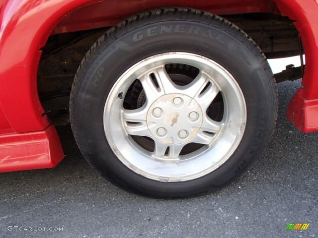 2001 S10 Extended Cab Xtreme - Victory Red / Graphite photo #9