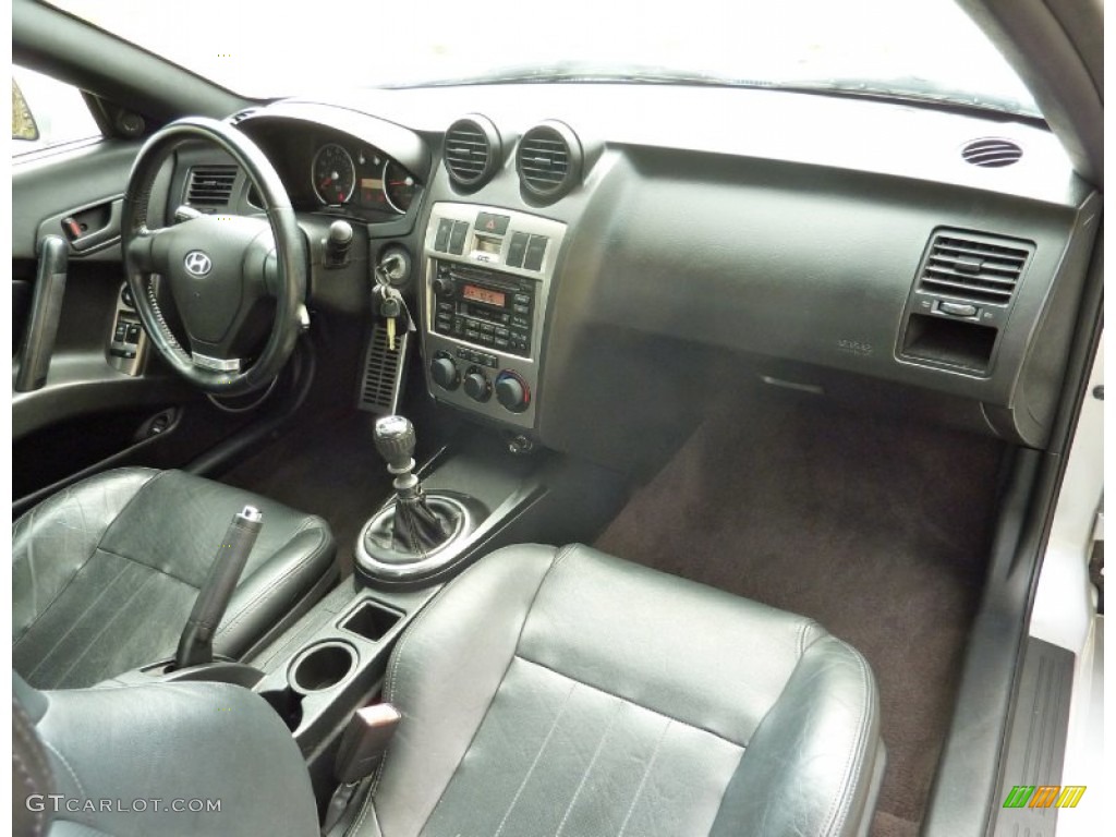 2004 Hyundai Tiburon GT Dashboard Photos