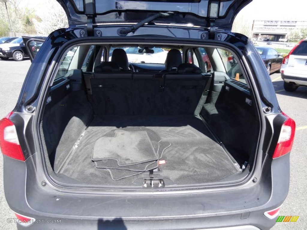 2010 Volvo XC70 T6 AWD Trunk Photos