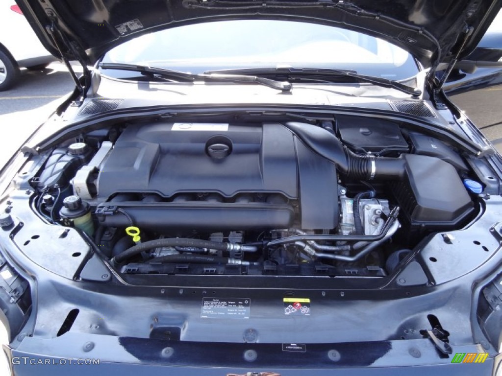 2010 Volvo XC70 T6 AWD Engine Photos
