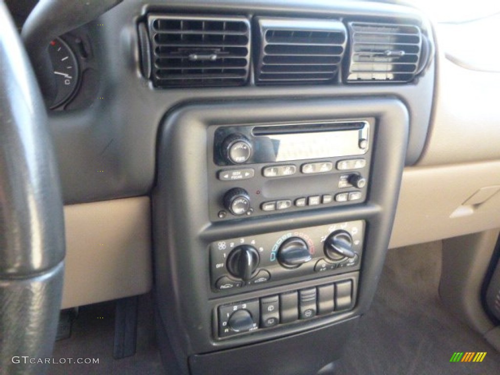2005 Chevrolet Venture LT Controls Photos