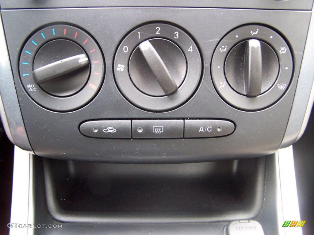 2012 Mazda CX-7 i SV Controls Photo #80110510