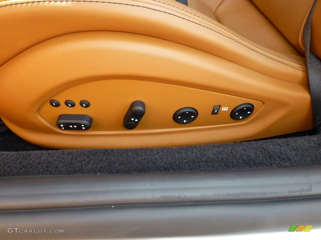 2010 Ferrari California Standard California Model Controls Photo #80112755