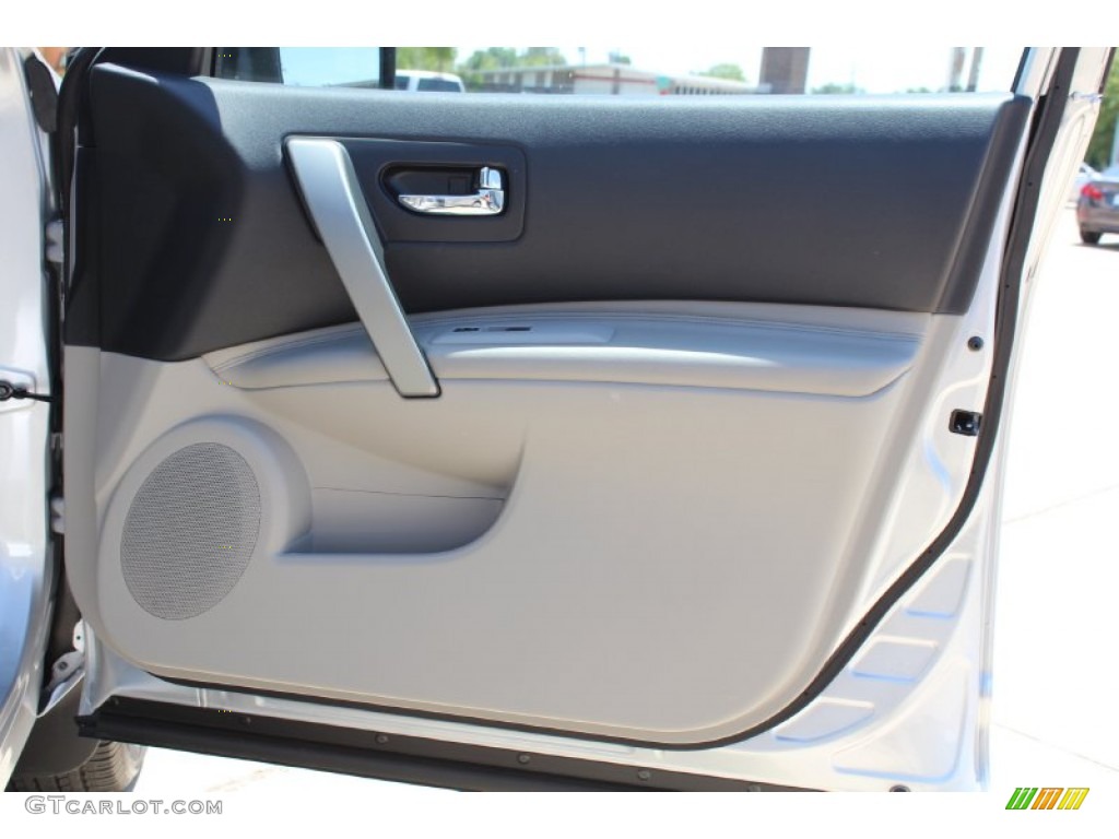 2011 Rogue SL - Silver Ice Metallic / Gray photo #17