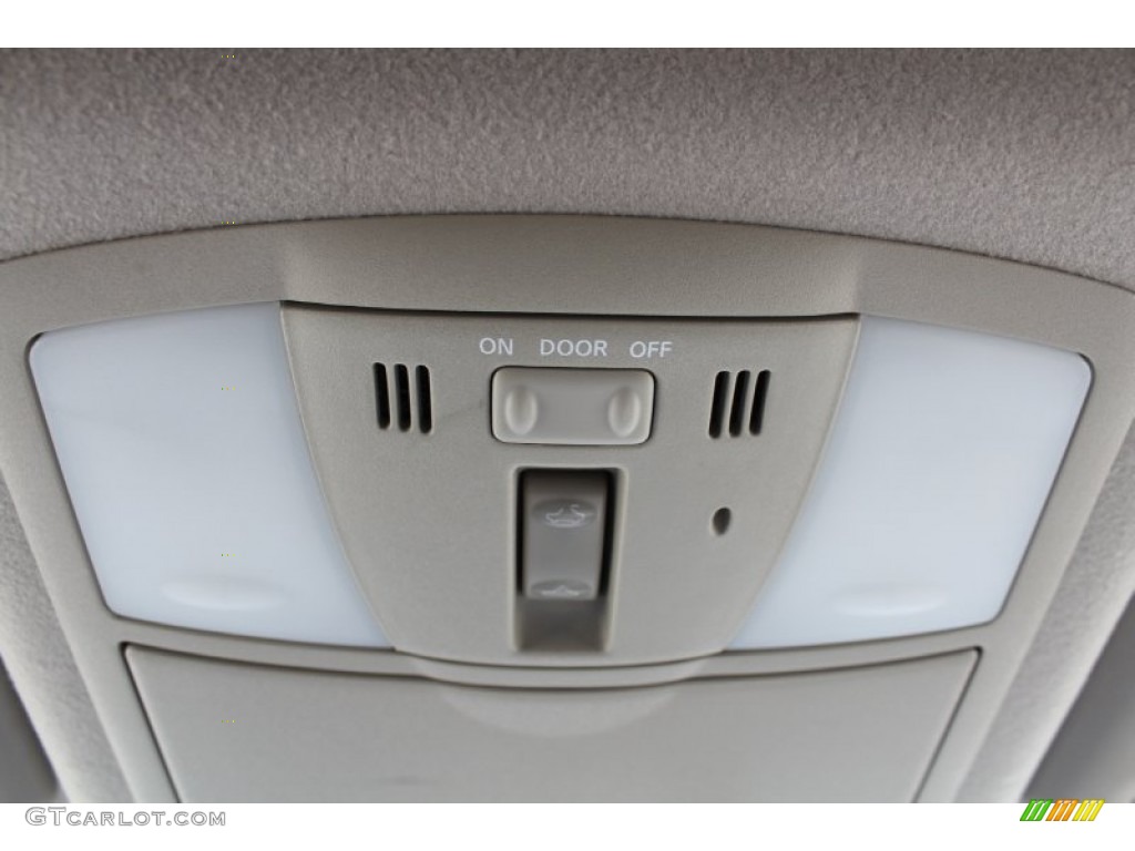 2011 Rogue SL - Silver Ice Metallic / Gray photo #32