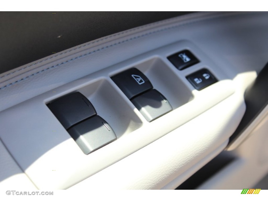 2011 Rogue SL - Silver Ice Metallic / Gray photo #34