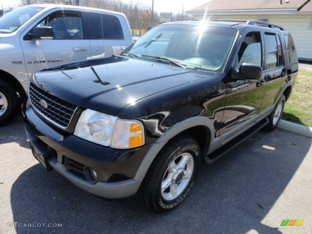 2002 Explorer XLT 4x4 - Black Clearcoat / Graphite photo #2