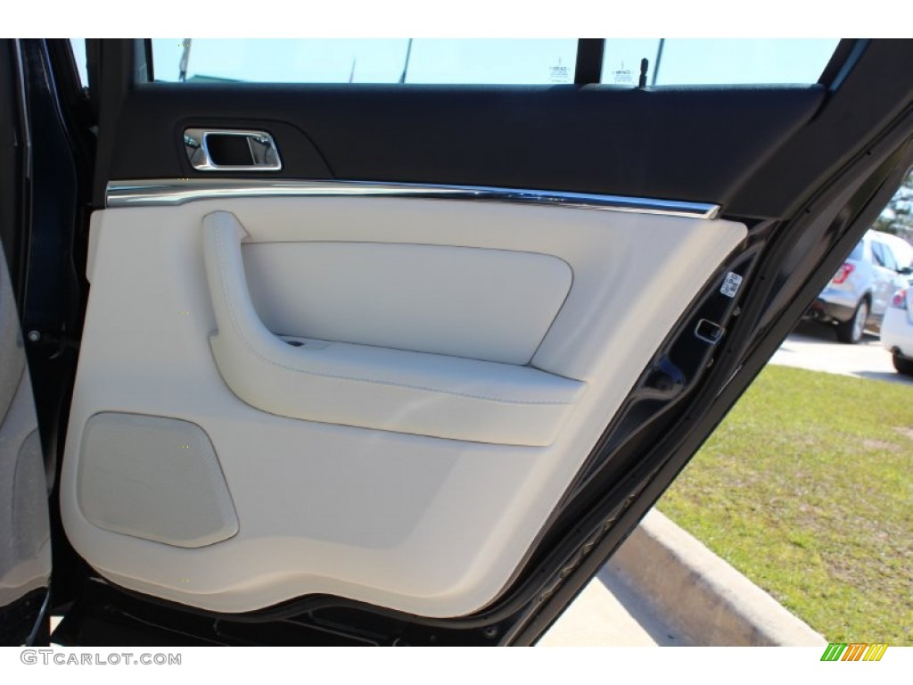2009 Lincoln MKS Sedan Cashmere Door Panel Photo #80115353