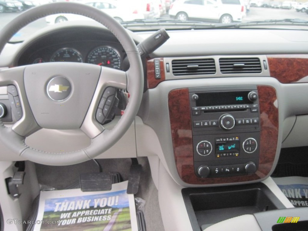 2013 Chevrolet Avalanche LT 4x4 Black Diamond Edition Light Titanium Dashboard Photo #80120373