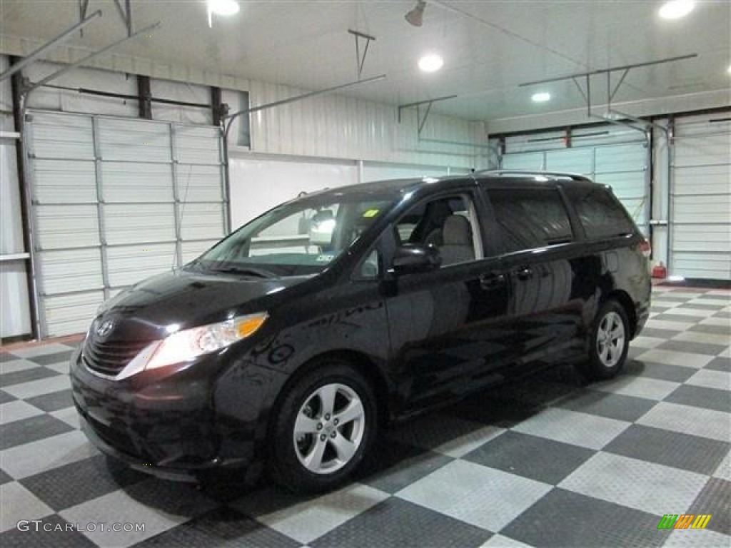 2012 Sienna LE - Black / Light Gray photo #4