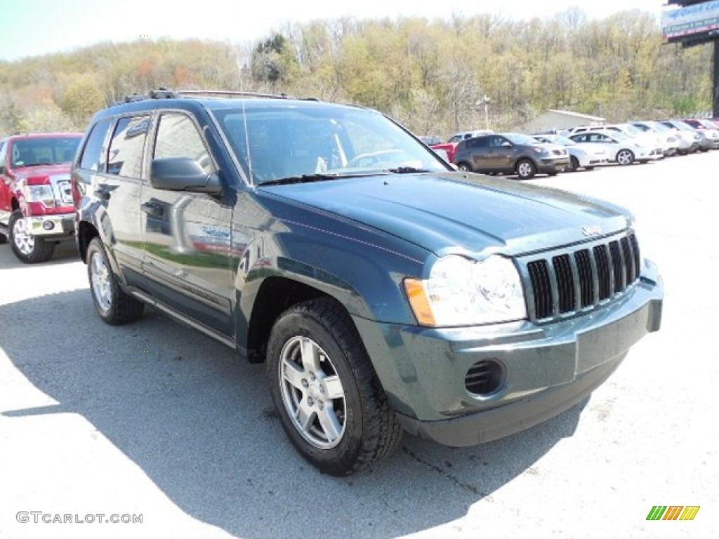 2005 Grand Cherokee Laredo 4x4 - Deep Beryl Green Pearl / Khaki photo #5