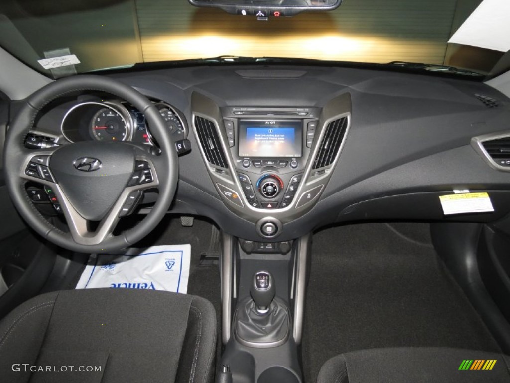 2013 Hyundai Veloster RE:MIX Edition Dashboard Photos