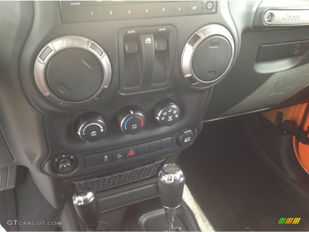 2012 Wrangler Sport S 4x4 - Crush Orange / Black photo #21