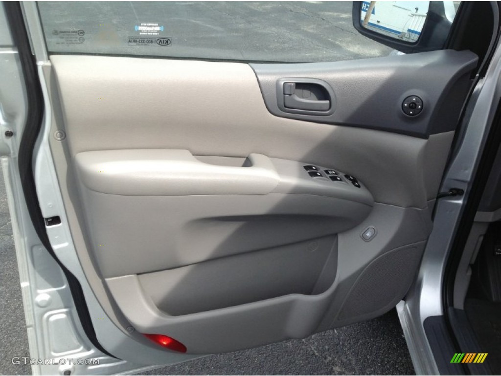 2012 Kia Sedona LX Door Panel Photos