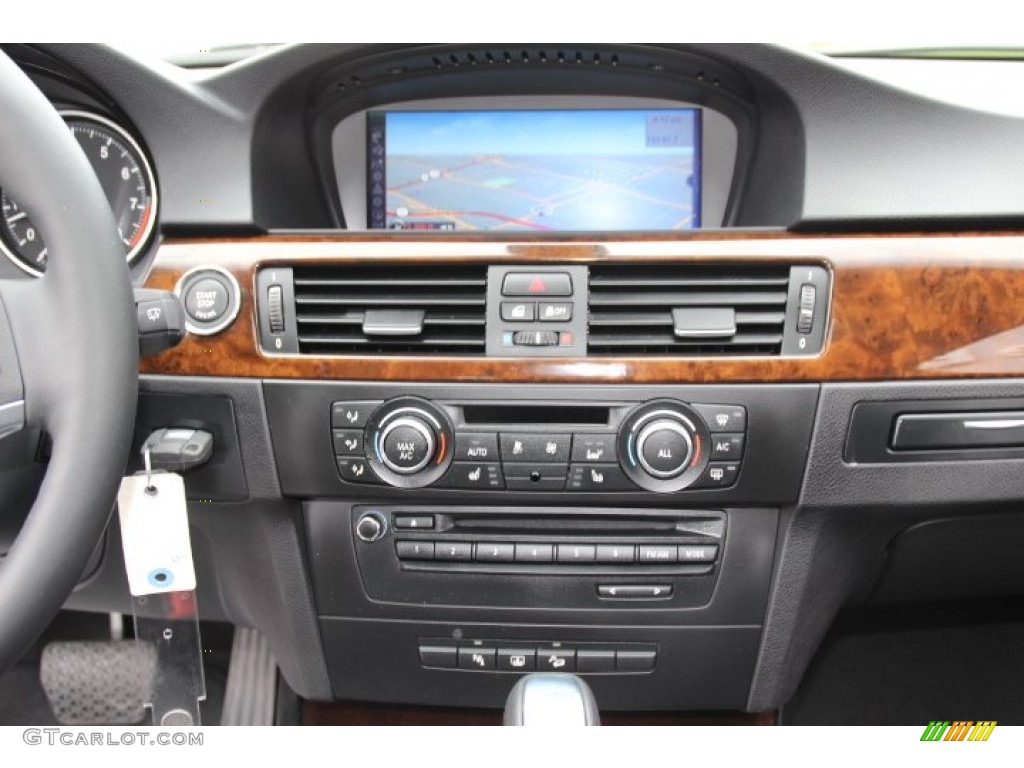 2013 BMW 3 Series 328i xDrive Coupe Controls Photo #80125152