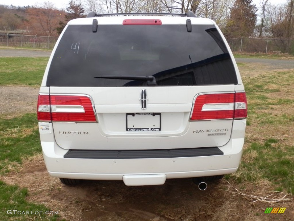 2013 Navigator L Monochrome Limited Edition 4x2 - White Platinum Metallic Tri-Coat / Limited Canyon w/Black Piping photo #4