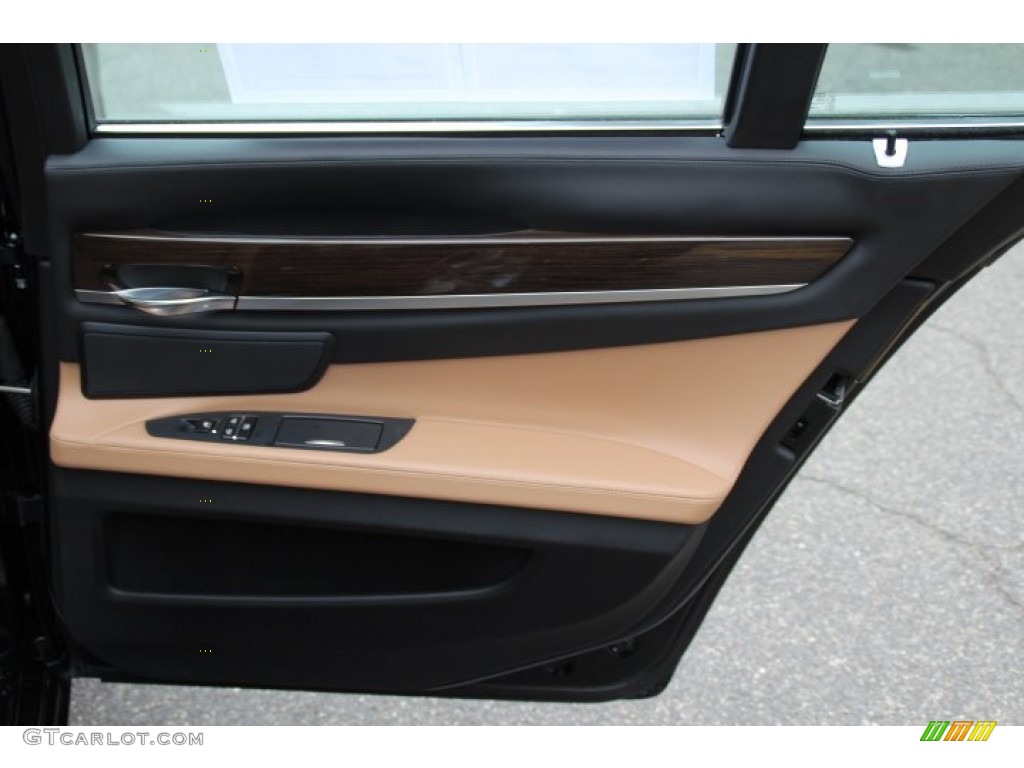 2011 BMW 7 Series 750i xDrive Sedan Light Saddle Door Panel Photo #80127792