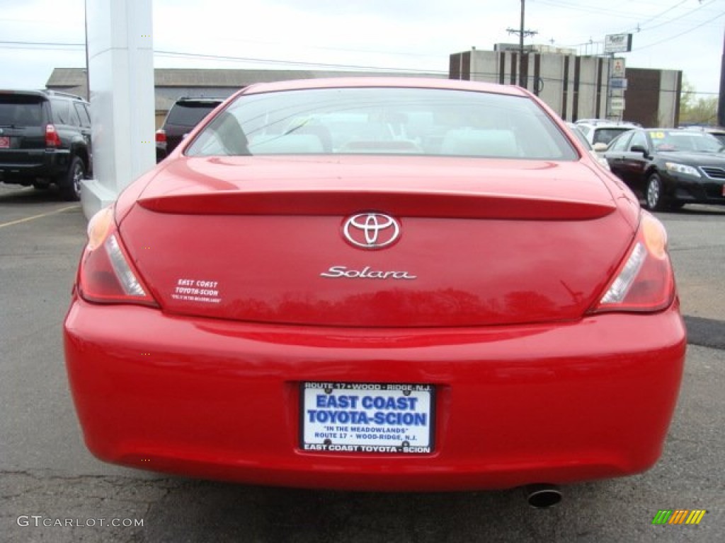 2006 Solara SE Coupe - Absolutely Red / Ivory photo #5