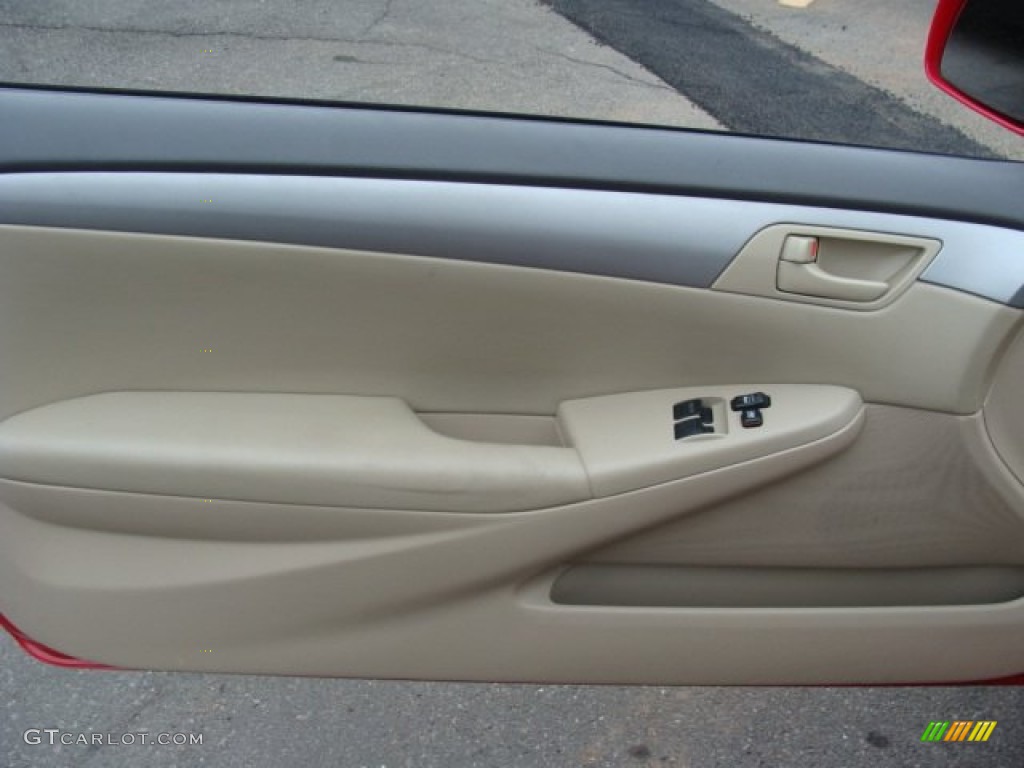 2006 Solara SE Coupe - Absolutely Red / Ivory photo #6