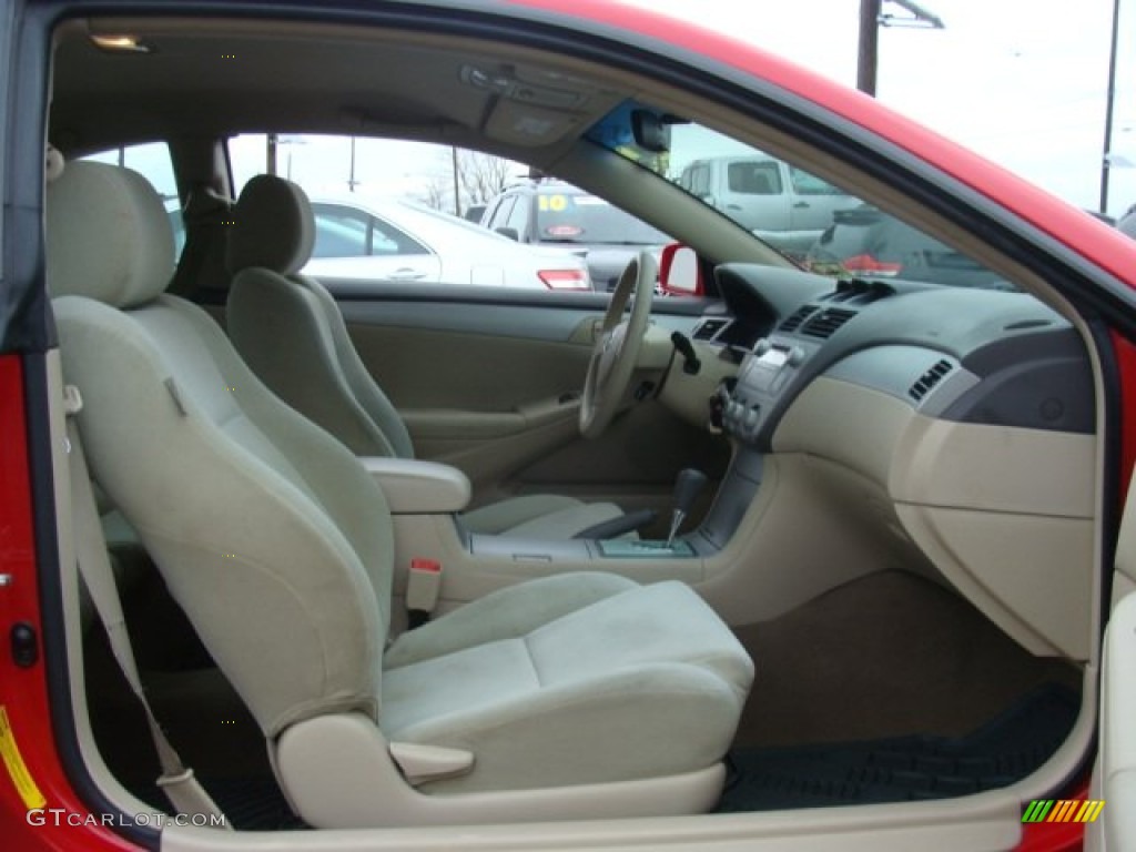 2006 Solara SE Coupe - Absolutely Red / Ivory photo #8