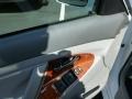 Super White - Camry XLE Photo No. 15