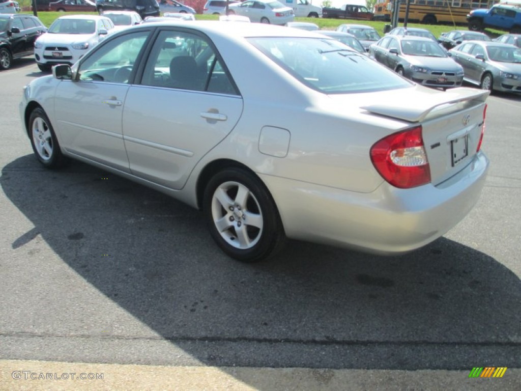 2003 Camry SE - Lunar Mist Metallic / Dark Charcoal photo #5