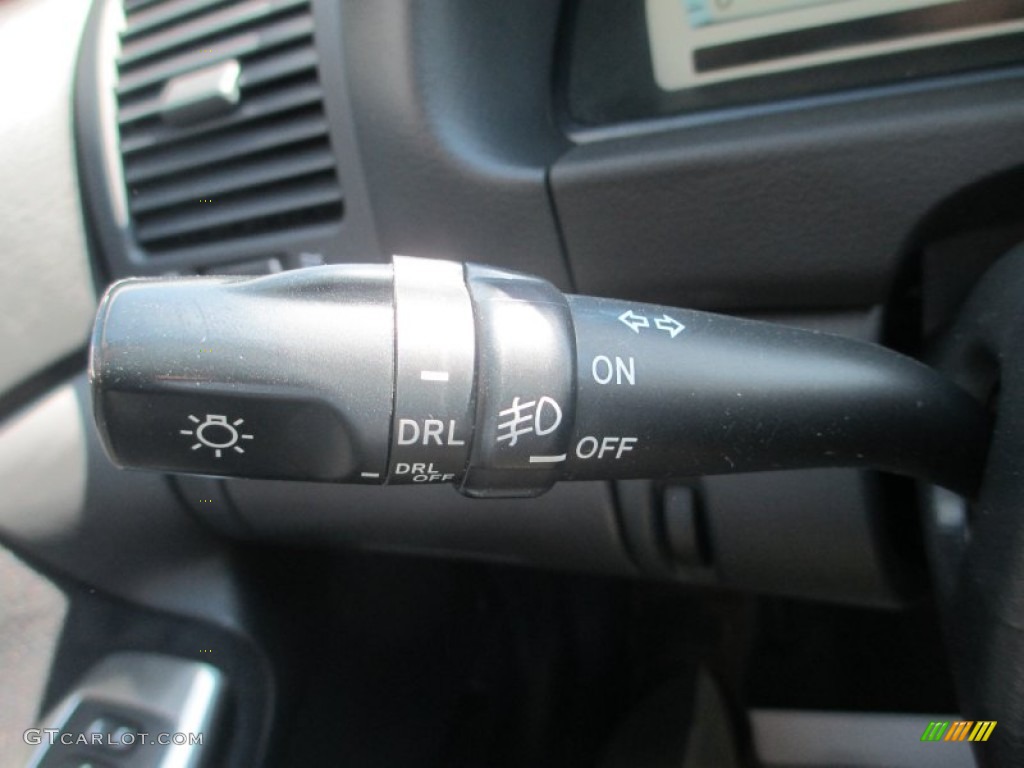 2003 Camry SE - Lunar Mist Metallic / Dark Charcoal photo #15