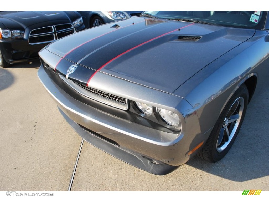 2010 Challenger SE - Dark Titanium Metallic / Dark Slate Gray photo #9