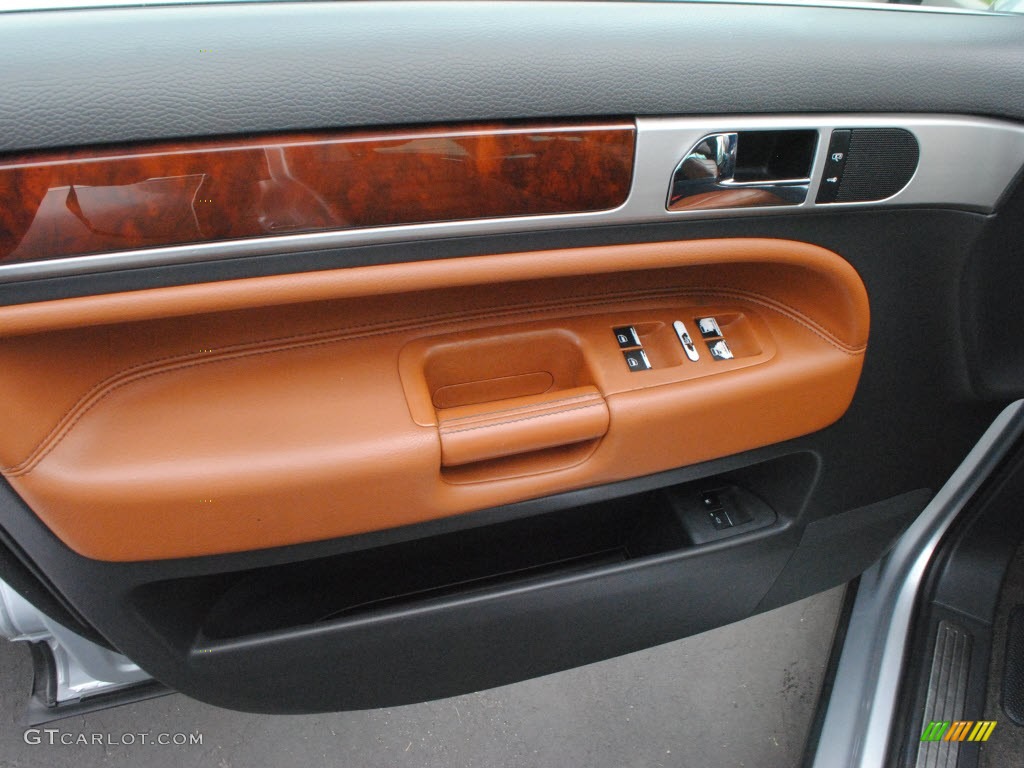 2004 Volkswagen Touareg V8 Teak Door Panel Photo #80140419