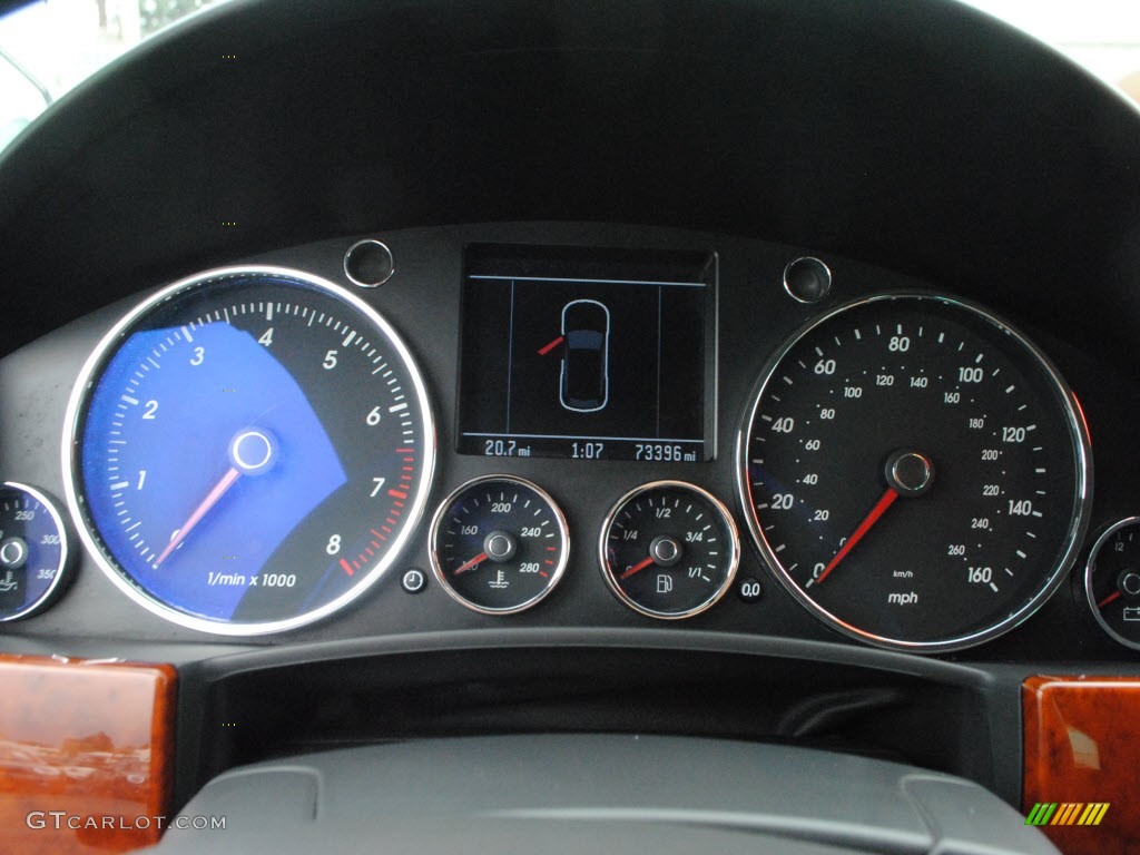 2004 Volkswagen Touareg V8 Gauges Photos