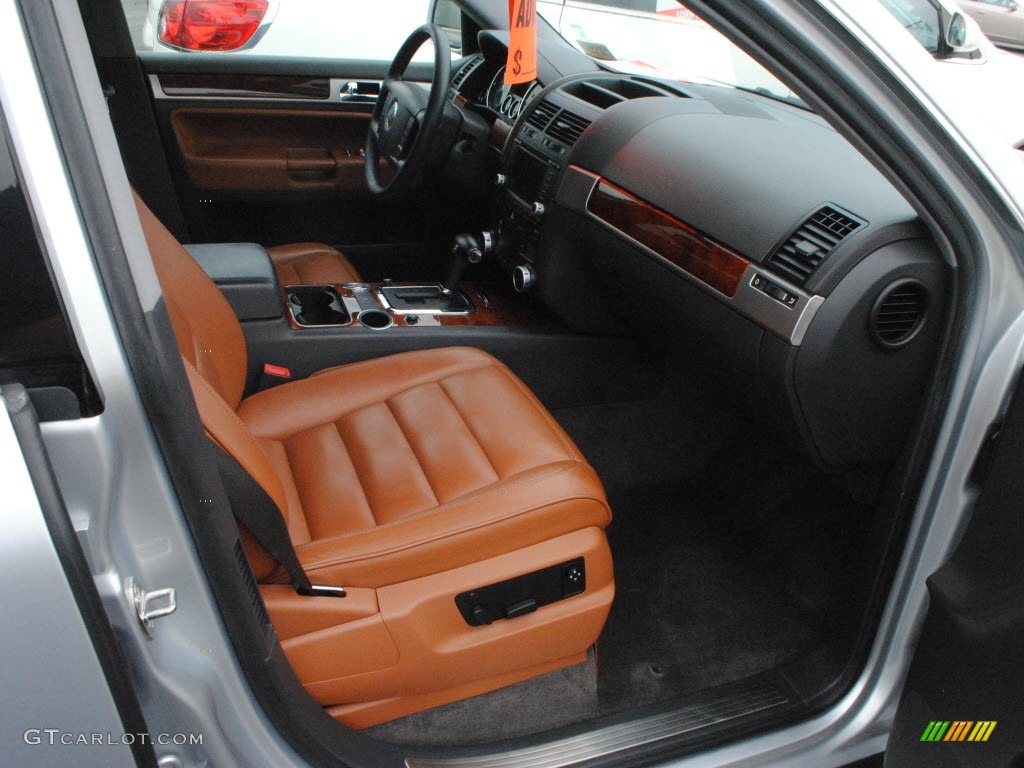 2004 Volkswagen Touareg V8 Front Seat Photo #80140656