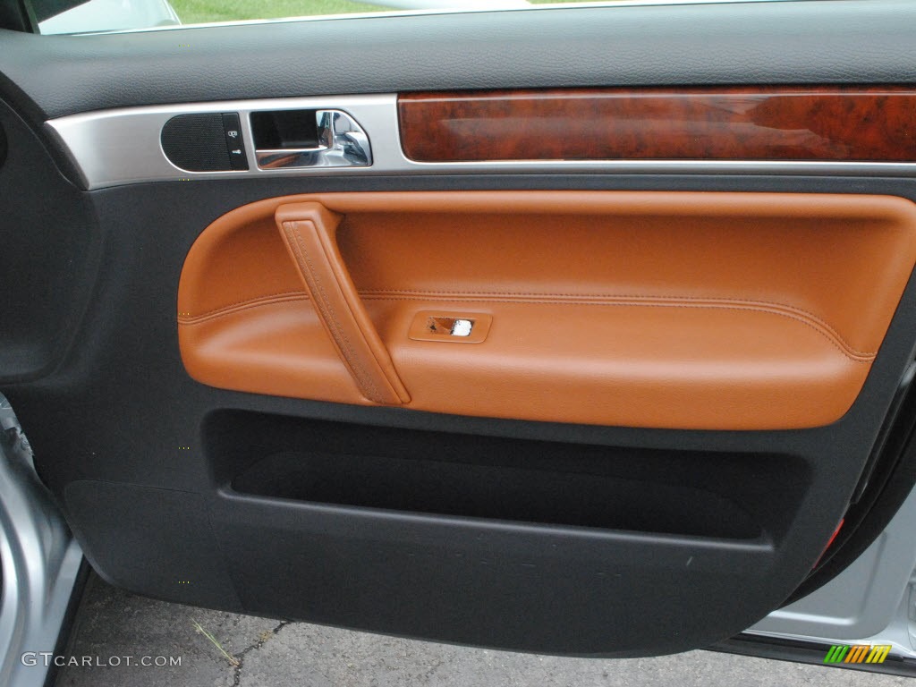 2004 Volkswagen Touareg V8 Door Panel Photos
