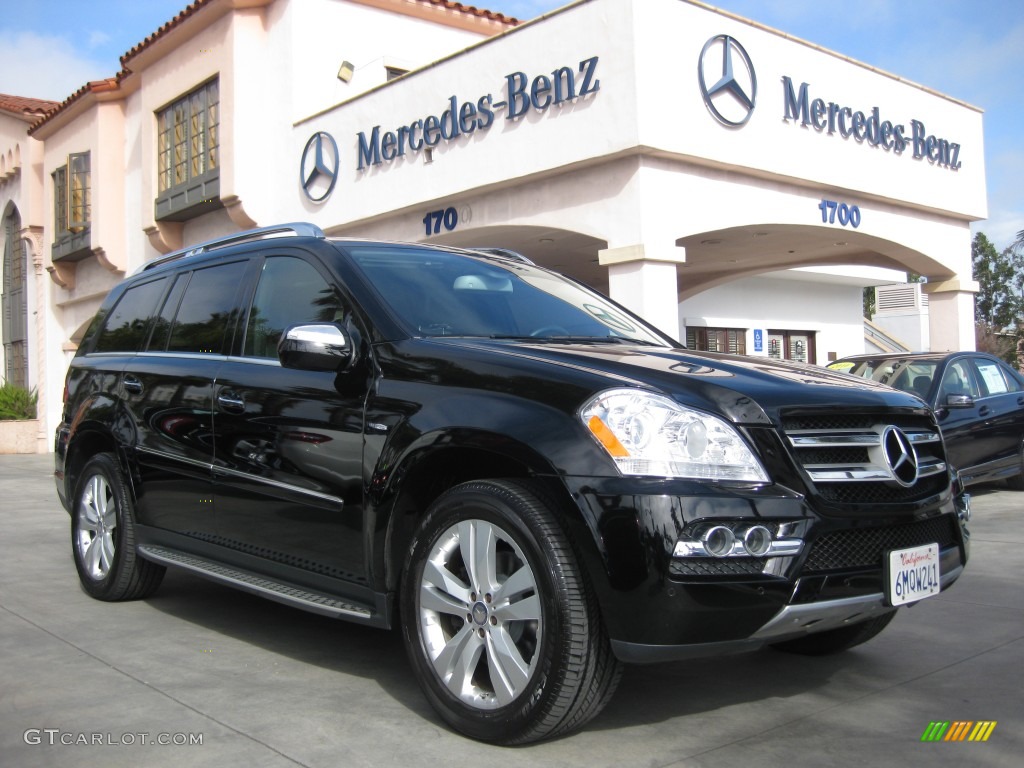 Black Mercedes-Benz GL