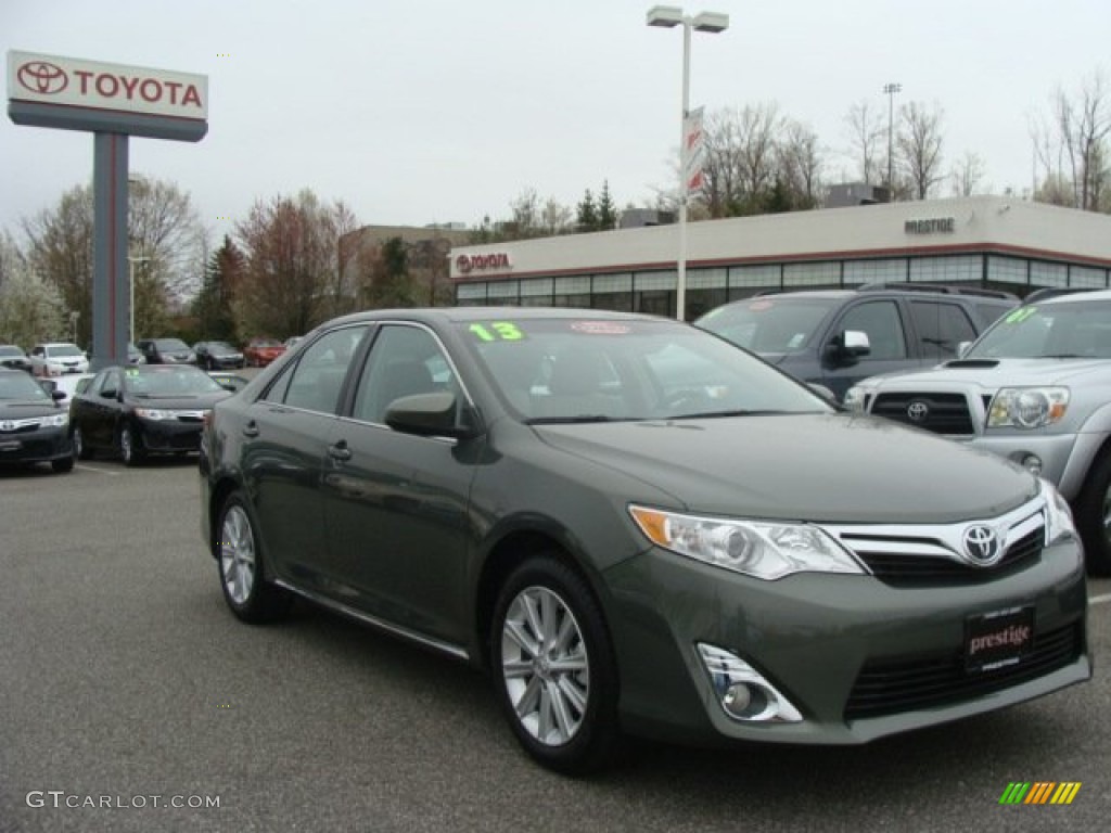 2013 Camry XLE - Cypress Green Metallic / Ivory photo #1