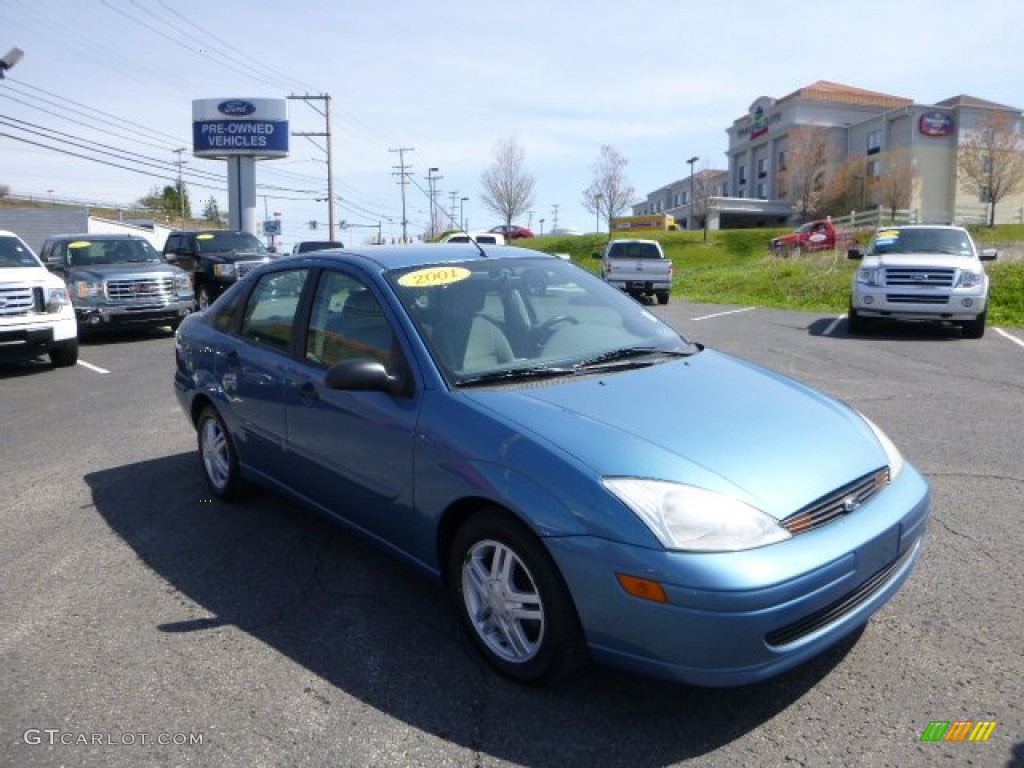 2001 Focus SE Sedan - Light Sapphire Blue Metallic / Medium Graphite Grey photo #1