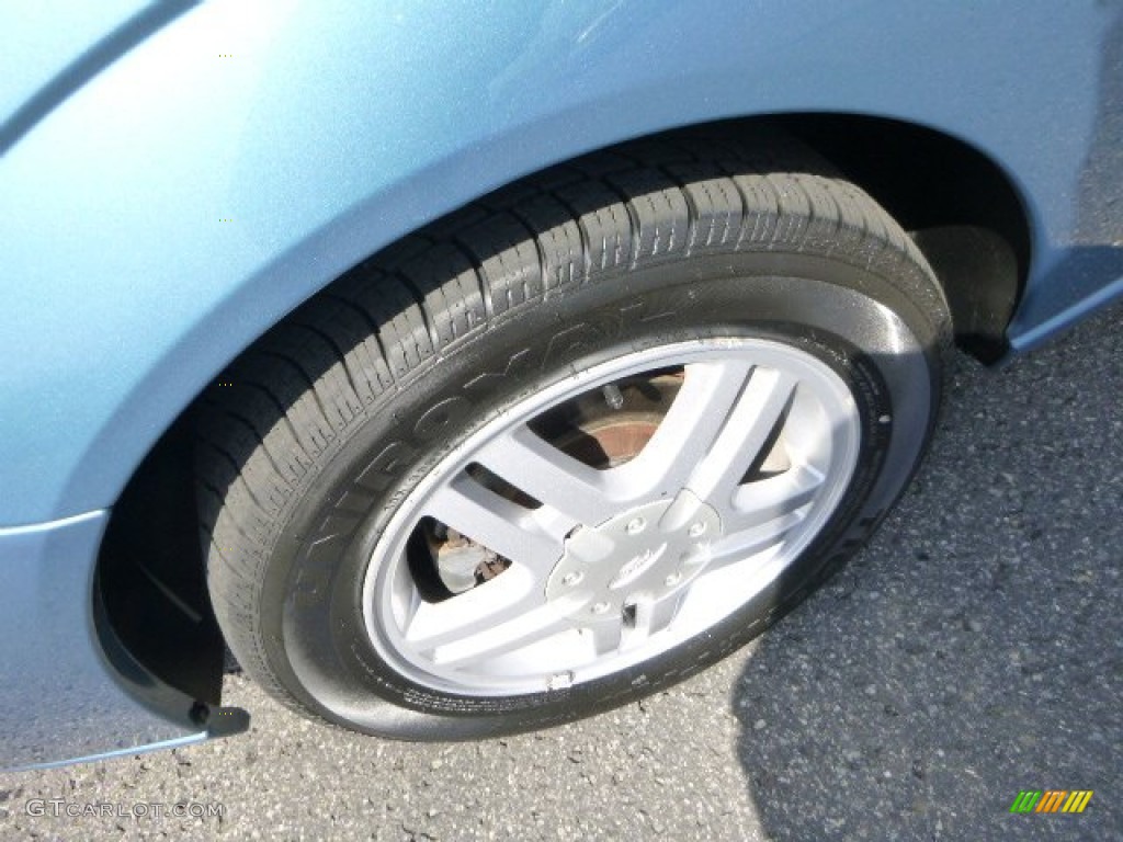2001 Focus SE Sedan - Light Sapphire Blue Metallic / Medium Graphite Grey photo #7