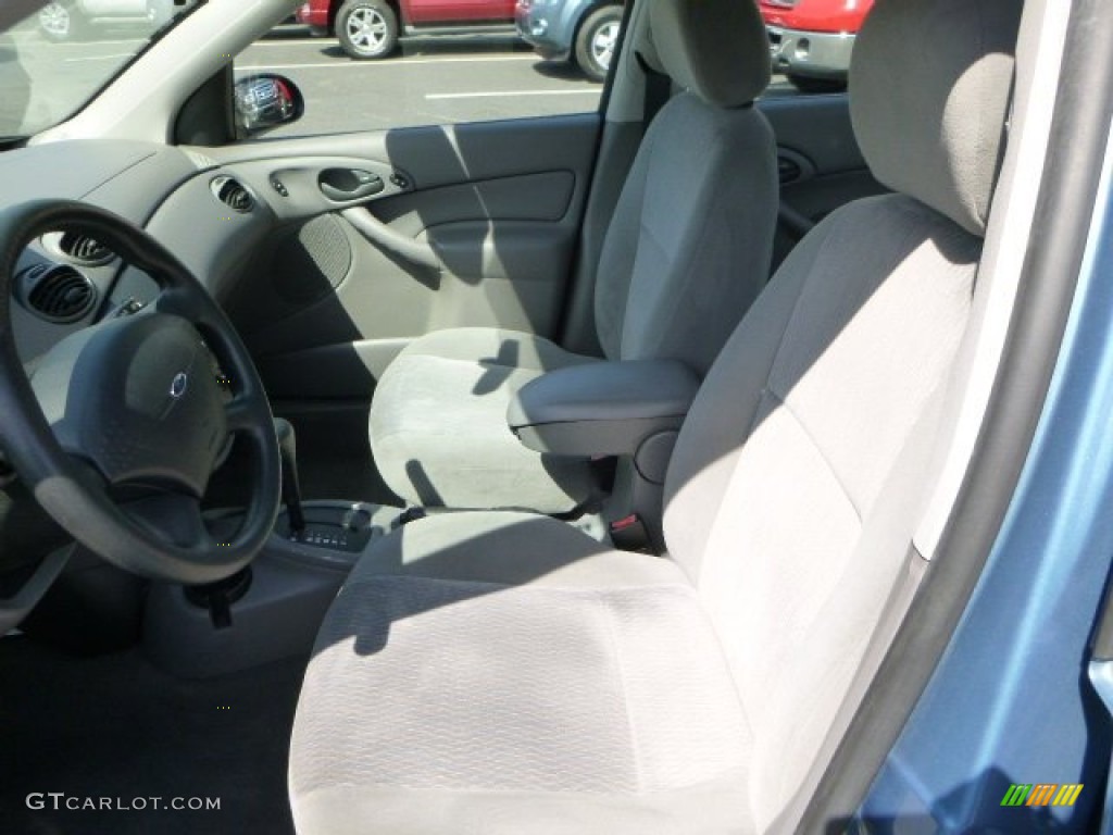 Medium Graphite Grey Interior 2001 Ford Focus SE Sedan Photo #80147847